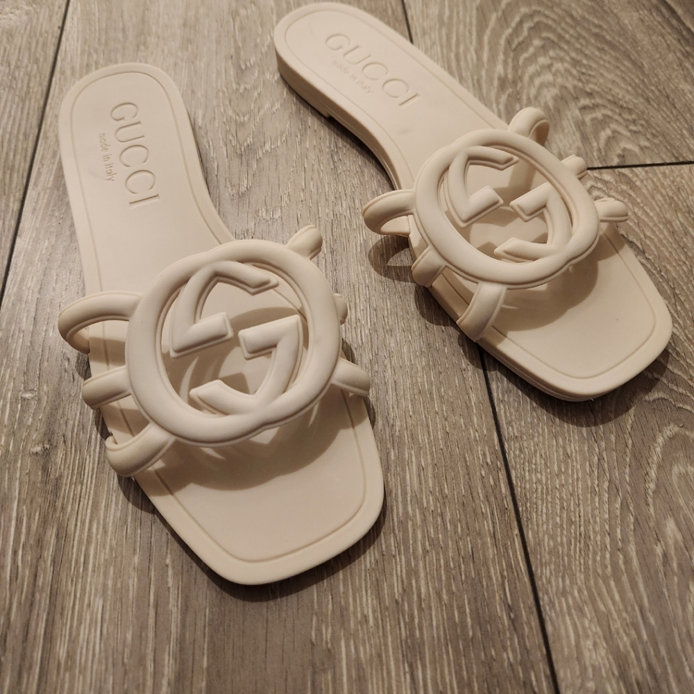 Gucci Women's Cream Slide Sandals